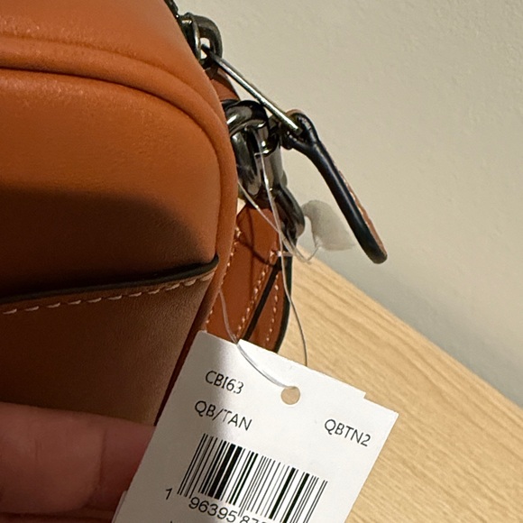 NWT Authentic .Coach crossbody bag Brown Leather Belt Bag QB/Tan color 🤩 - Picture 7 of 8